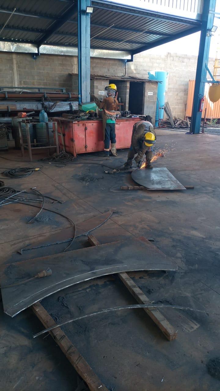 Manutenção em Caldeira 67