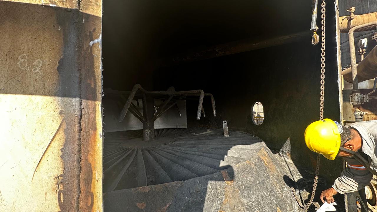 Manutenção em Caldeira 74