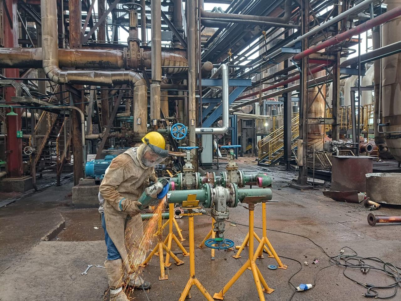 Manutenção em Caldeira 80