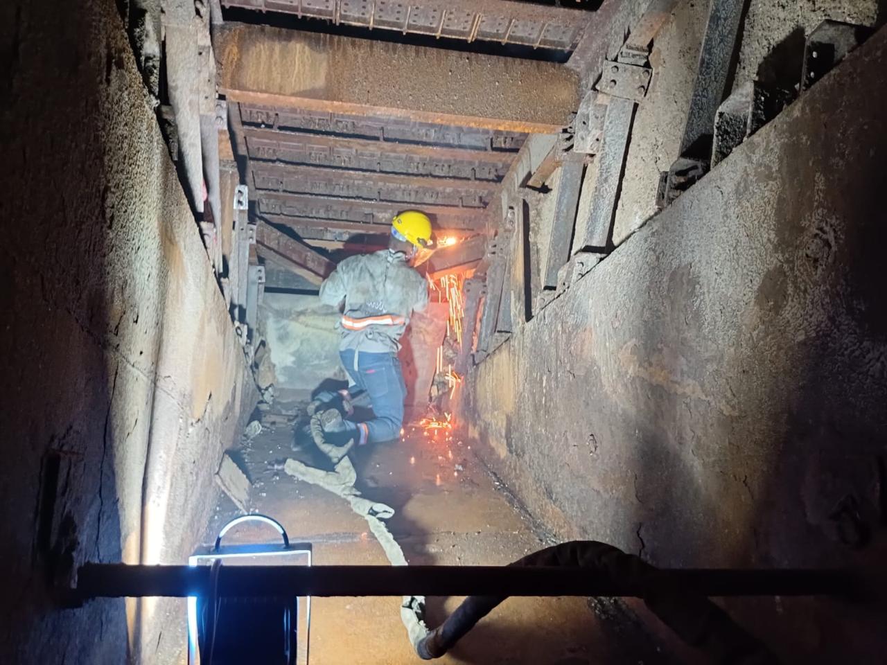 Manutenção em Caldeira 82